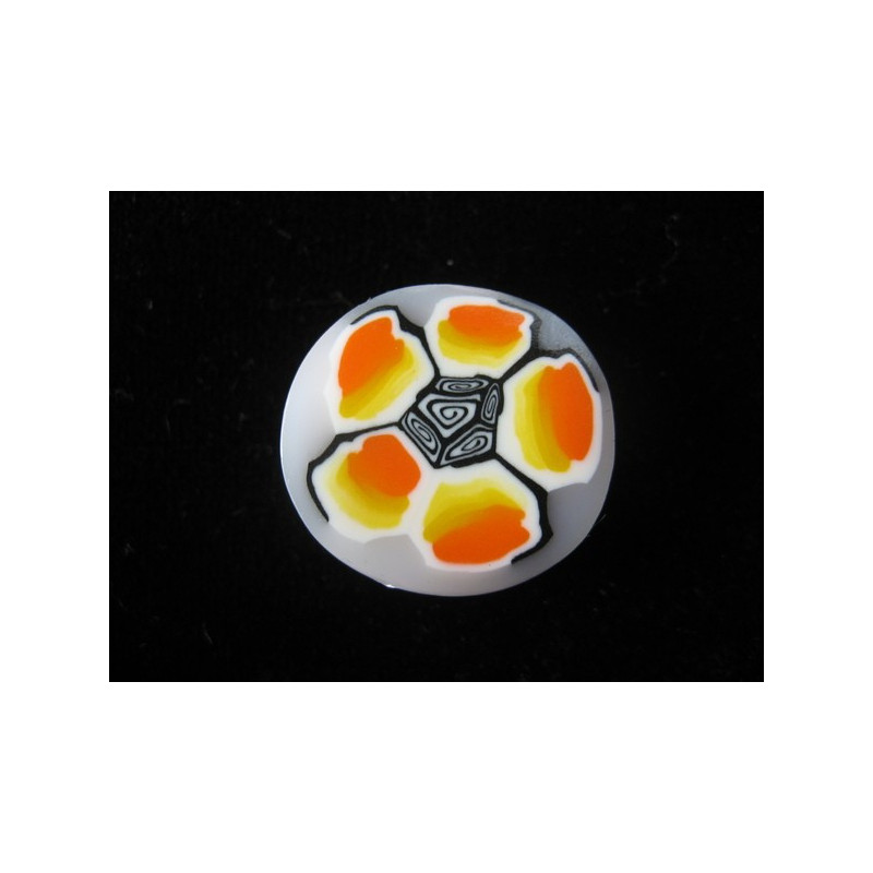 Bague fantaisie, fleur orange, sur fond blanc en fimo