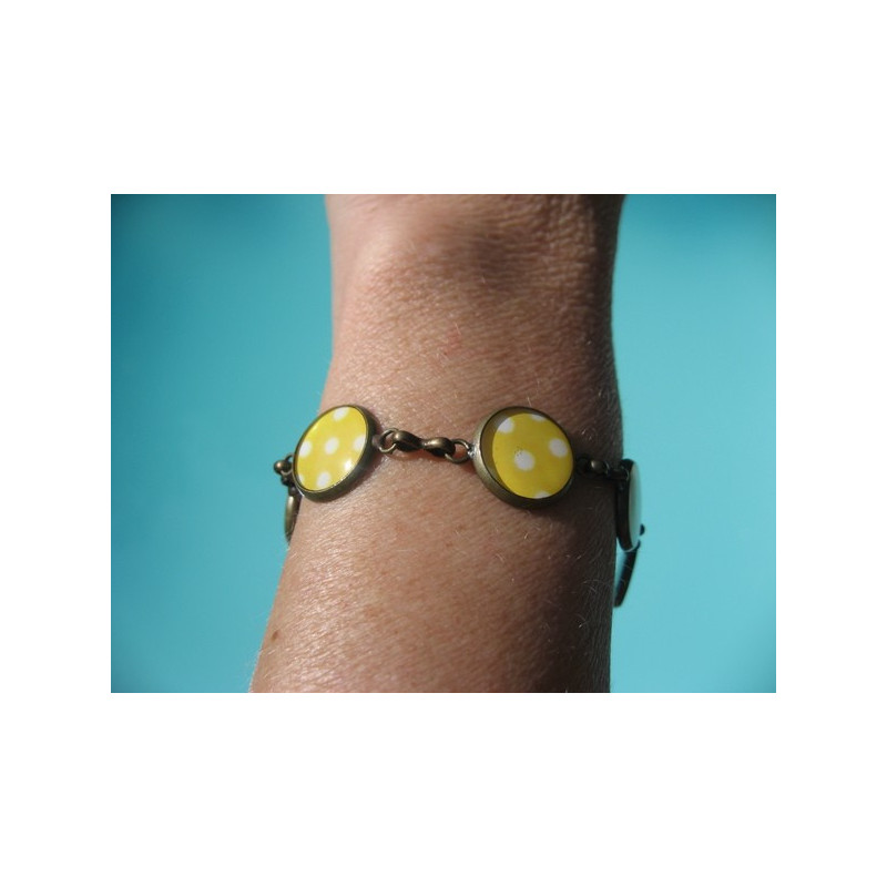 BRACELET petits cabochons, pois blancs sur fond jaune