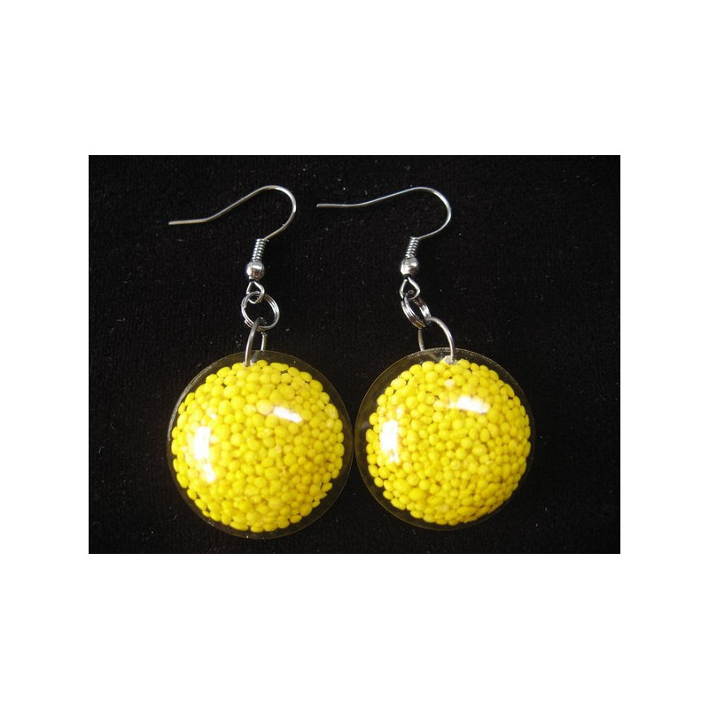 Boucles d'oreilles cabochon, miniperles jaunes, en résine