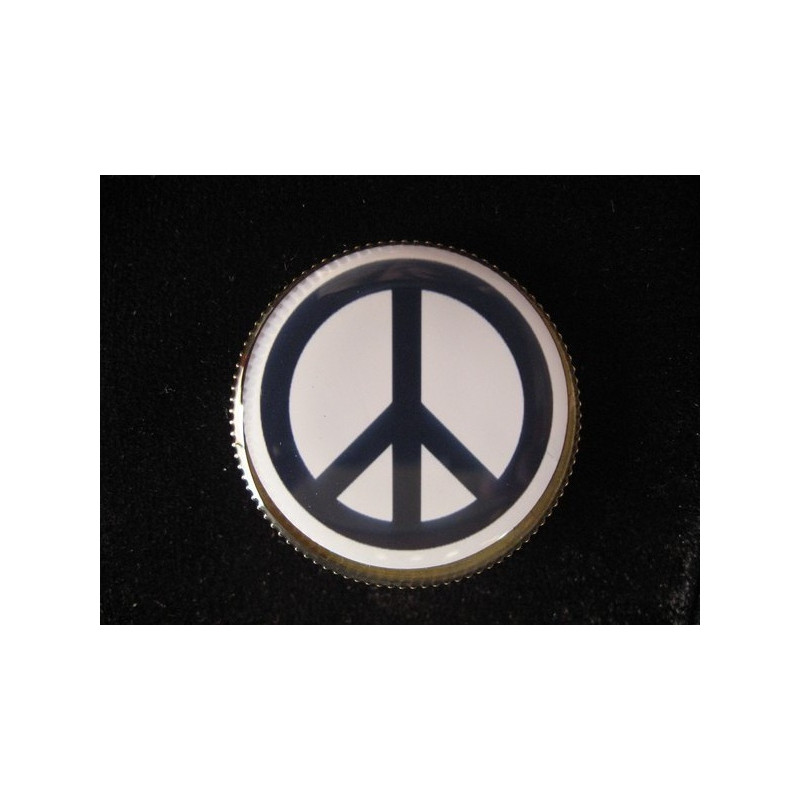 BROCHE vintage, Peace and love sur fond blanc, sertie en résine