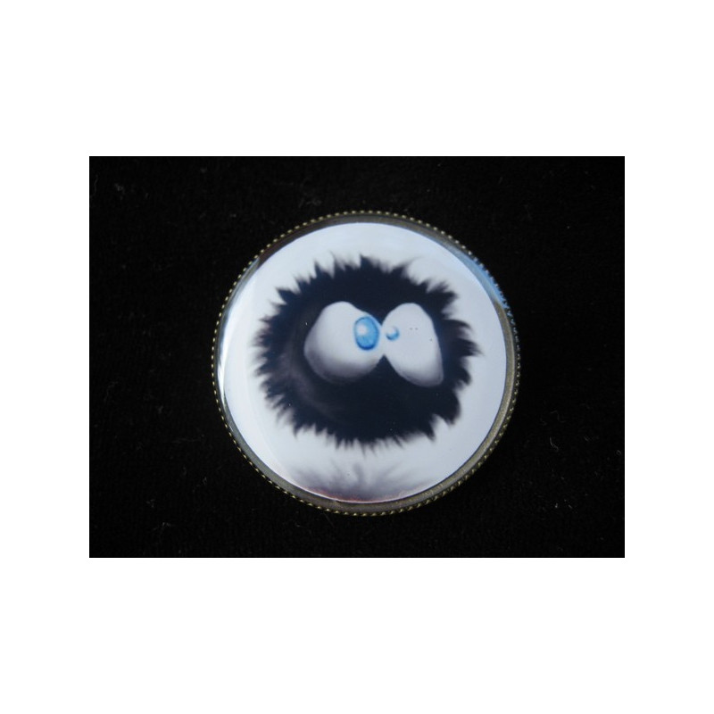 BAGUE fantaisie, Boule de poils, sertie en résine