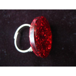 BAGUE fantaisie, paillettes rouges, en résine