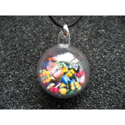 Pendentif bulle, papillons multicolores mobiles