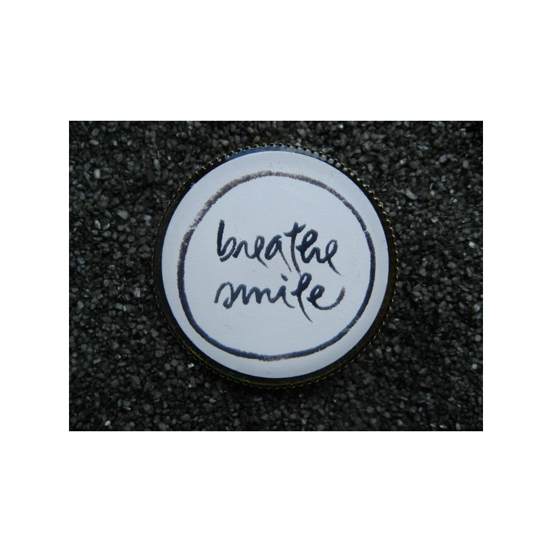 Zen Attitude BROOCH, Breathe Smile, resin-set