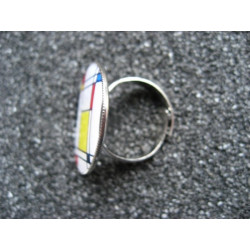 Small vintage ring, Esprit Mondrian, set in resin