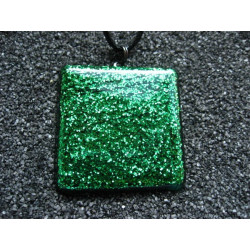 PENDANT square, green glitter, in resin