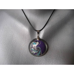 Petit pendentif cabochon à spirale blanche/prune