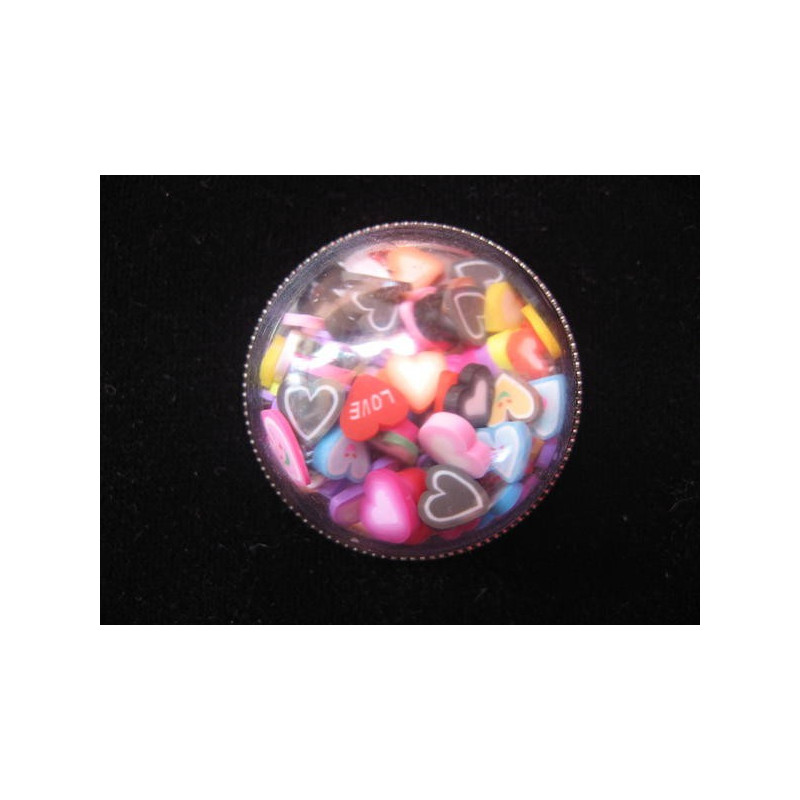 Bague grand dome, coeurs multicolores mobiles