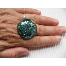 Large cabochon ring, blue glitter, resin