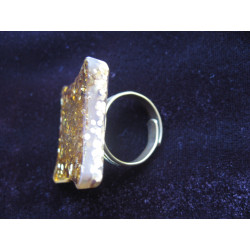 Square ring, gold glitter, resin