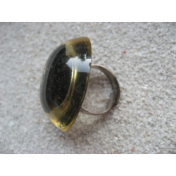 Very large cabochon ring, silver microbeads, on black resin background