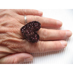 Large heart ring, glitter plums, resin
