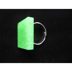 RING square, green sand, in resin