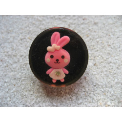 Kawaii ring, fuchsia rabbit, on black resin background