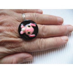 RING Kawaii, pink Stitch, on black resin background