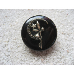 BAGUE fantaisie, fée sur la lune, sur fond noir en résine