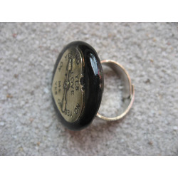 Fancy RING, Silver compass heart, on black resin background