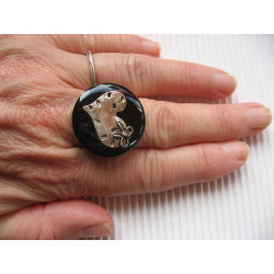 Fancy ring, silver heart, on black resin
