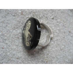 Fancy ring, silver heart, on black resin