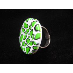 Bague ronde ajustable, motif léopard vert et blanc, en fimo
