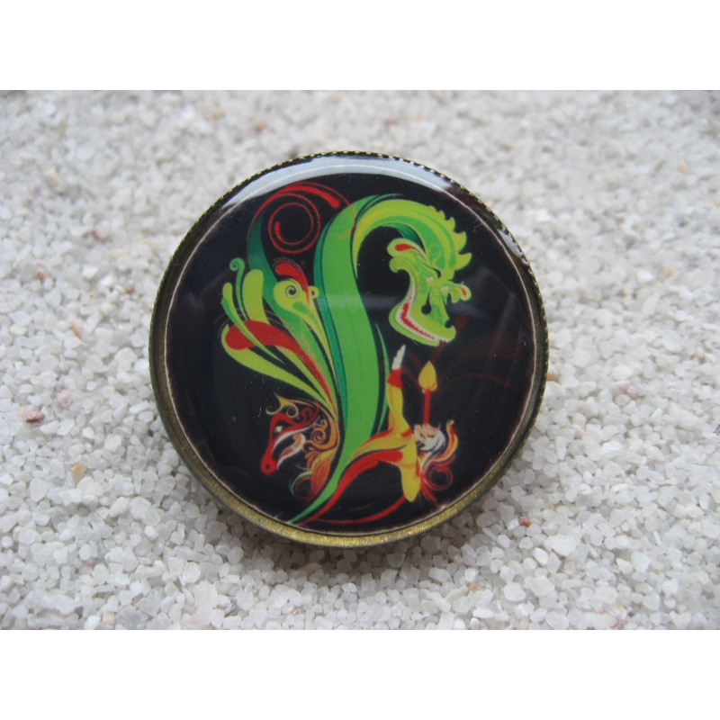 Vintage RING, Ath Doudou Giant, set in resin