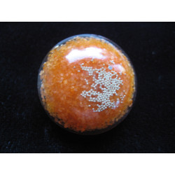 RING large cabochon, silver microbeads, on orange resin background