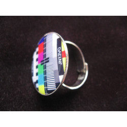 Small vintage ring, television Mire, set in resin