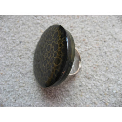 Large ring, perforated bronze print, black resin background