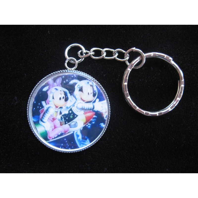 Fancy keyring, rocket escapade, set in resin