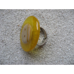 Large ring, yellow camaieu cabochon in fimo, on a yellow resin background