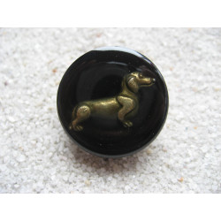 Bague fantaisie, Chien Teckel Bronze, sur fond noir en résine