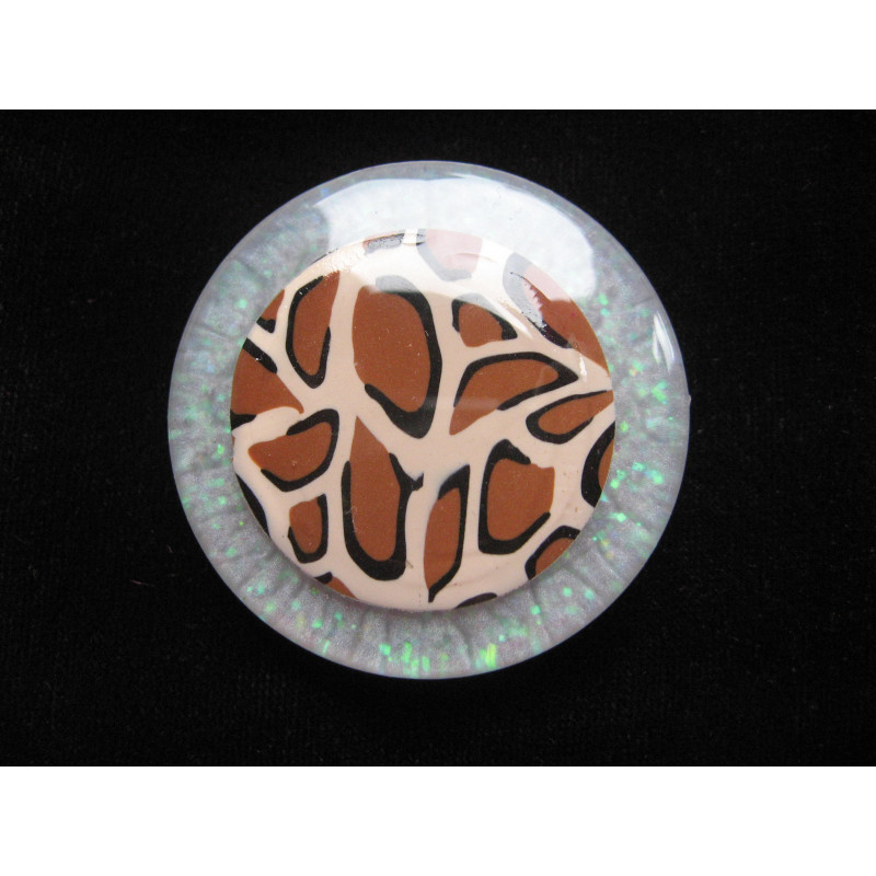 Very large ring, brown Leopard motifs in fimo, on a pearly white resin background