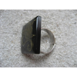 Fancy square ring, bronze kitten, on black resin