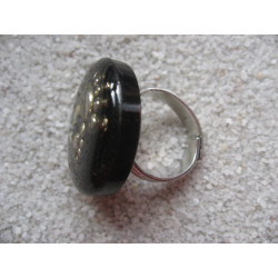 Fancy RING, small petons, on black resin