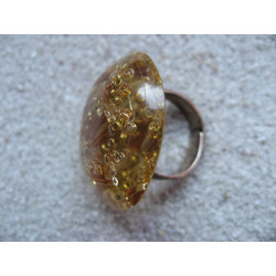 Ring large cabochon, golden rock beads, resin
