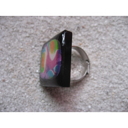 Square RING, multicolored fimo cabochon, on a black resin background