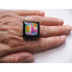Square RING, multicolored fimo cabochon, on a black resin background