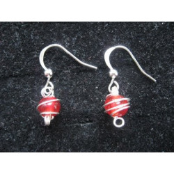 Boucles d'oreille rouges