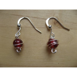 Boucles d'oreille rouges