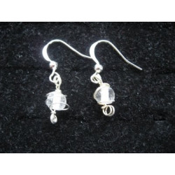 Boucles d'oreille blanches